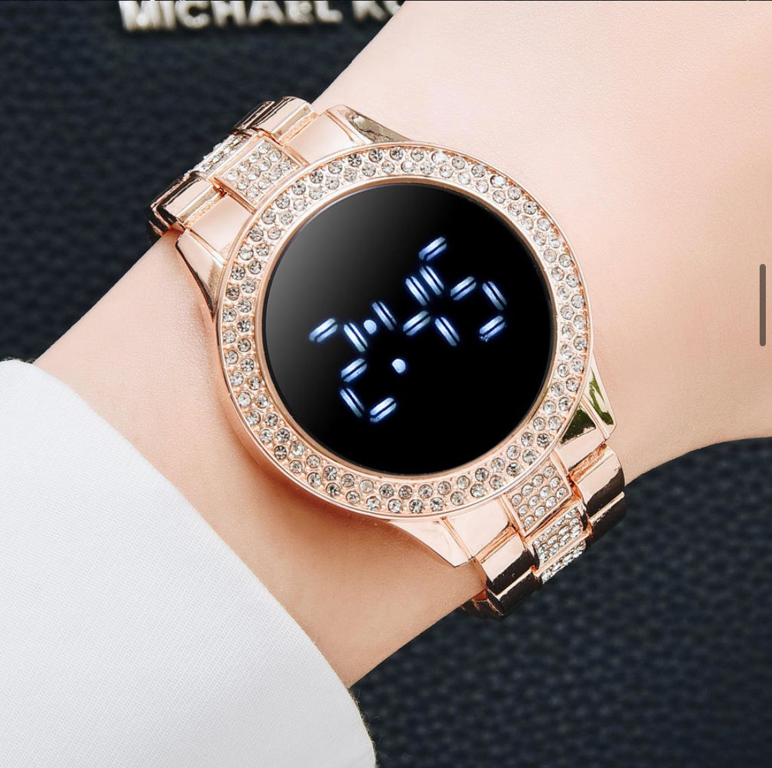 Reloj Digital Touch con Perlas